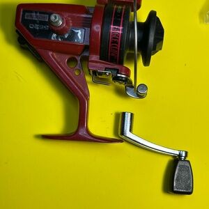 Vintage lot of miscellaneous fishing items please see all the photos